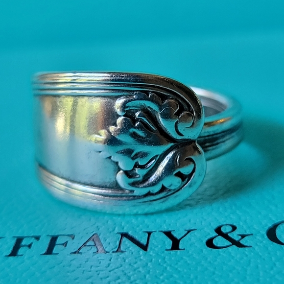 1895 Tiffany & Company Colonial Ivy Spoon Ring in Sterling Silver #93 - Picture 3 of 12